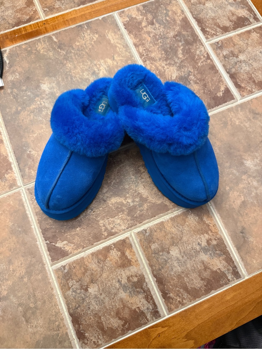 UGG -Disquette Platform Slippers -Dive Blue Suede (Size 7)